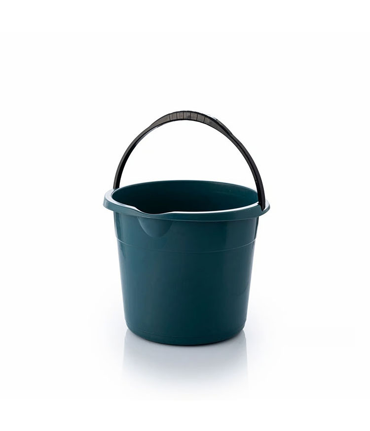 Professional green round plastic water bucket with heavy duty metal handle